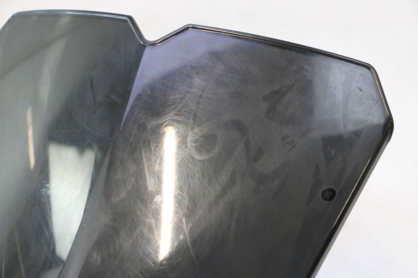 photo de WINDSHIELD PEUGEOT KISBEE 4T 50 (2023 - 2026) - Technical close-up