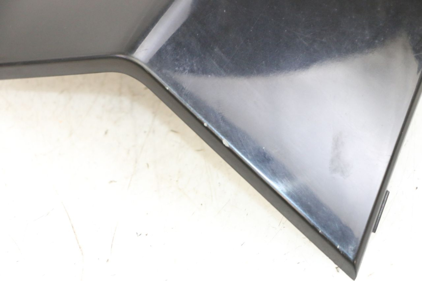 photo de WINDSHIELD DAELIM S1 125 (2007 - 2016) - Surface and material condition