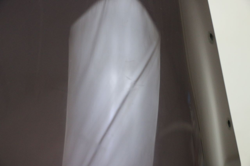 photo de WINDSHIELD YAMAHA FZS FAZER 600 (2001 - 2003) - Fixing points details