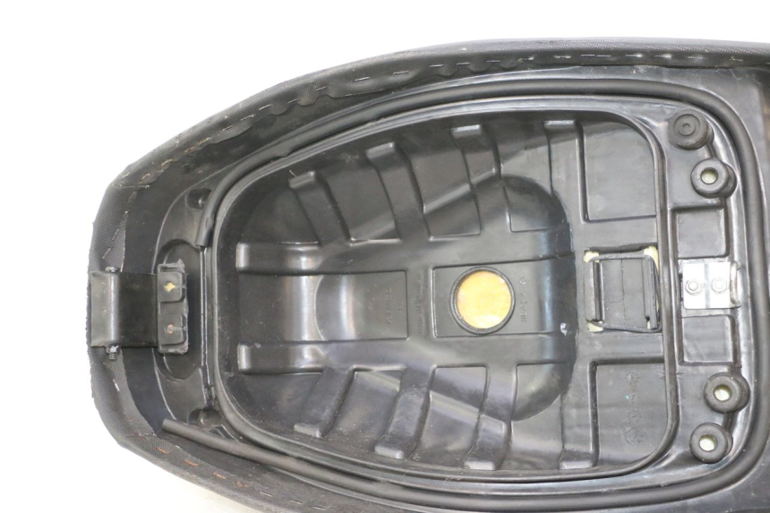 photo de SEAT KYMCO AGILITY 4T 50 (2018 - 2022) - High-resolution close-up