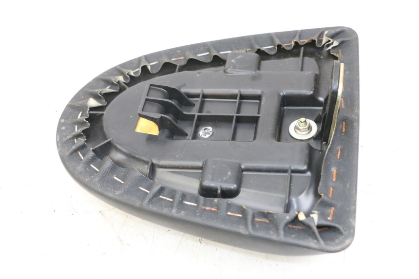 photo de REAR SEAT DAELIM A-FOUR 2T 50 (2005 - 2012) - Component detail
