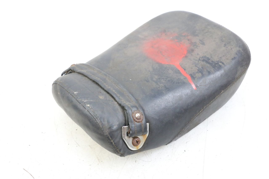 photo de Rear seat HYOSUNG GV AQUILA 125 (2000 - 2009) - Fixing points details