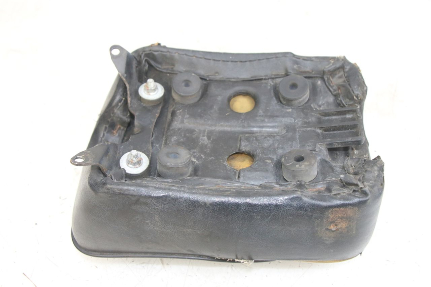 photo de REAR SEAT HONDA CA REBEL 125 (1995 - 2001) - Zoom on usage condition