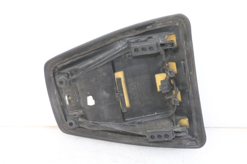 photo de REAR SEAT HONDA CBF 500 (2004 - 2007) - Component detail