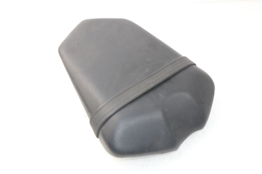 photo de REAR SEAT YAMAHA FZ8 800 (2010 - 2016) - Surface and material condition