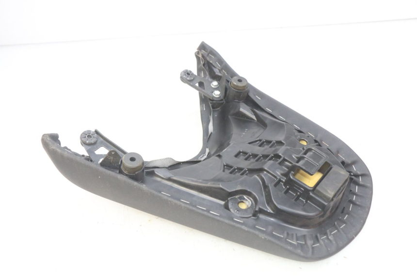 photo de REAR SEAT HONDA INTEGRA NC D 750 (2016 - 2018) - Zoom on usage condition