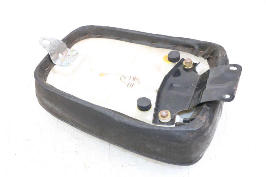 photo de REAR SEAT JINLUN JL HIGHLANDER 125 (2007 - 2015) - Zoom on usage condition