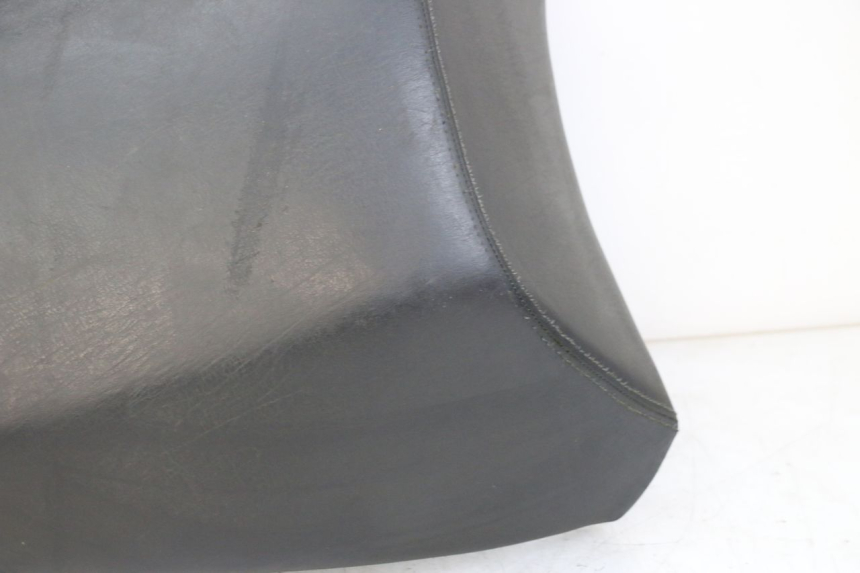photo de REAR SEAT PEUGEOT SATELIS 125 (2010 - 2012) - High-resolution close-up