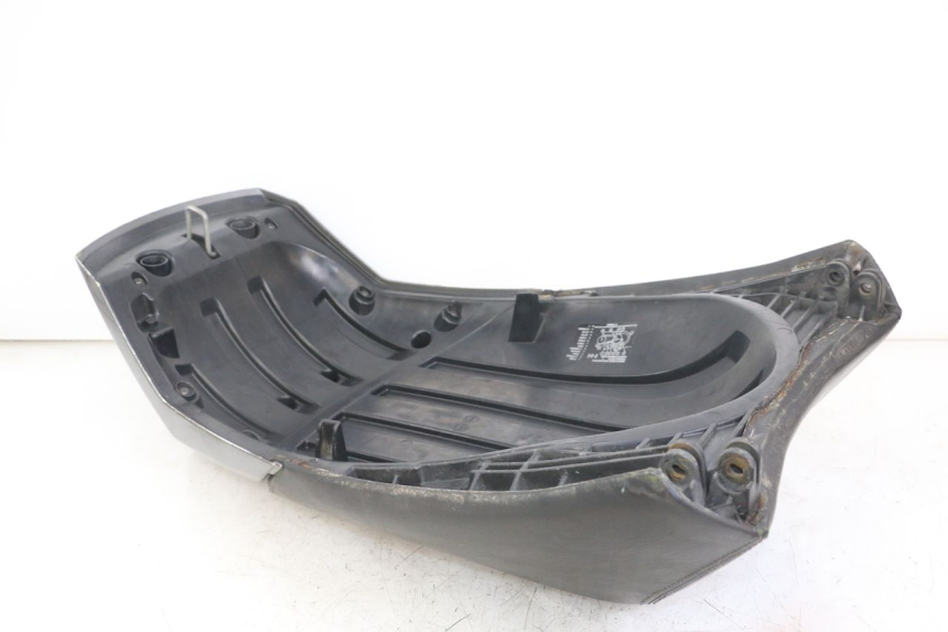 photo de REAR SEAT PEUGEOT SATELIS 125 (2010 - 2012) - Technical close-up