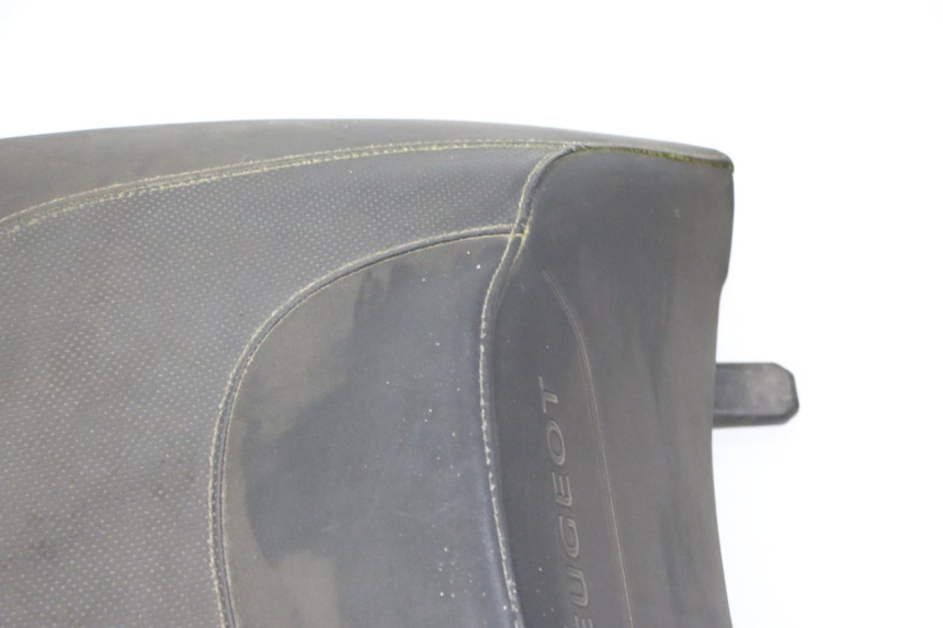 photo de REAR SEAT PEUGEOT SATELIS 125 (2013 - 2018) - Component detail