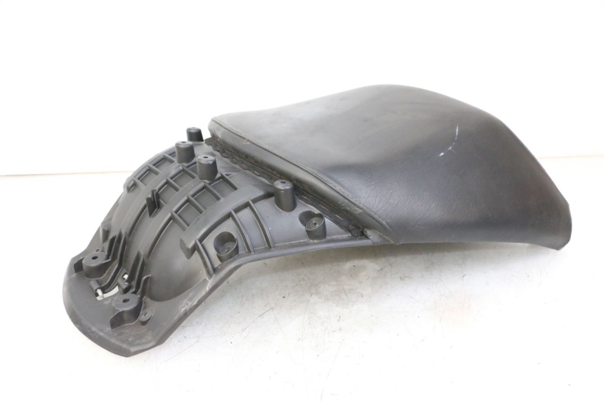 photo de REAR SEAT PEUGEOT SATELIS COMPRESSOR K15 125 (2006 - 2009) - Additional view of the item