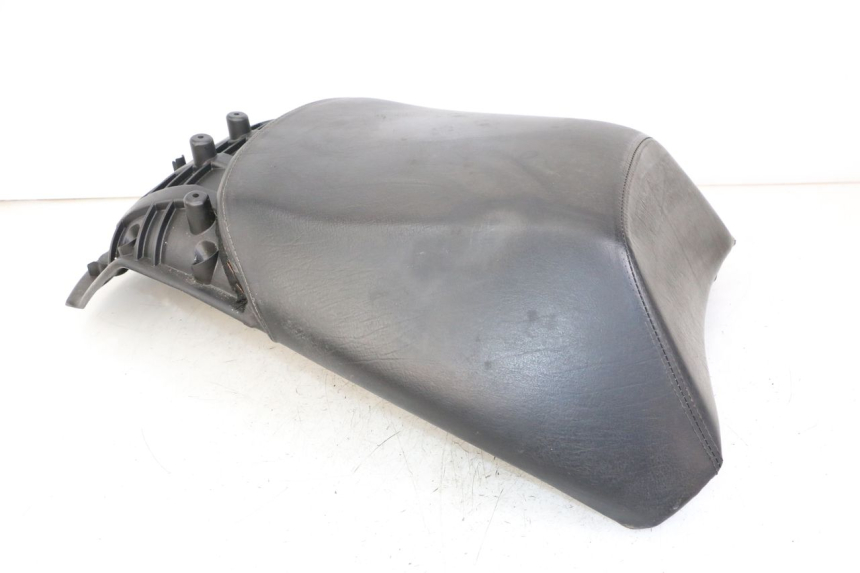 photo de REAR SEAT PEUGEOT SATELIS COMPRESSOR K15 125 (2006 - 2009) - Markings and original references