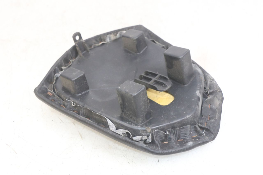 photo de REAR SEAT YAMASAKI ROADSTER 50 (2013 - 2018) - Zoom on usage condition