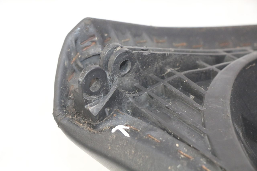 photo de REAR SEAT PEUGEOT SATELIS 125 (2010 - 2012) - Technical close-up