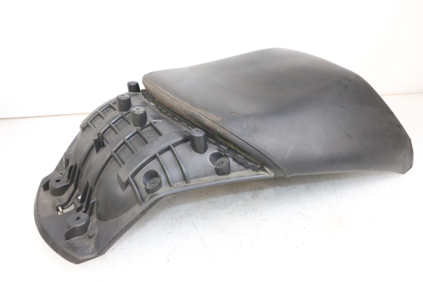 photo de REAR SEAT PEUGEOT SATELIS 125 (2010 - 2012) - Surface and material condition