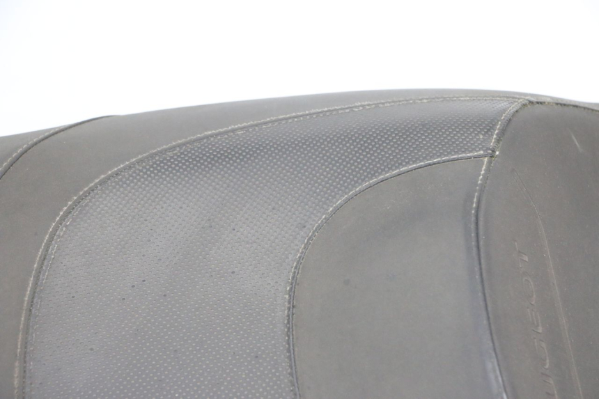 photo de REAR SEAT PEUGEOT SATELIS 125 (2013 - 2018) - Distinctive features