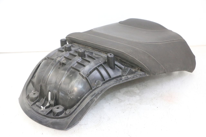 photo de REAR SEAT PEUGEOT SATELIS 125 (2013 - 2018) - Surface and material condition