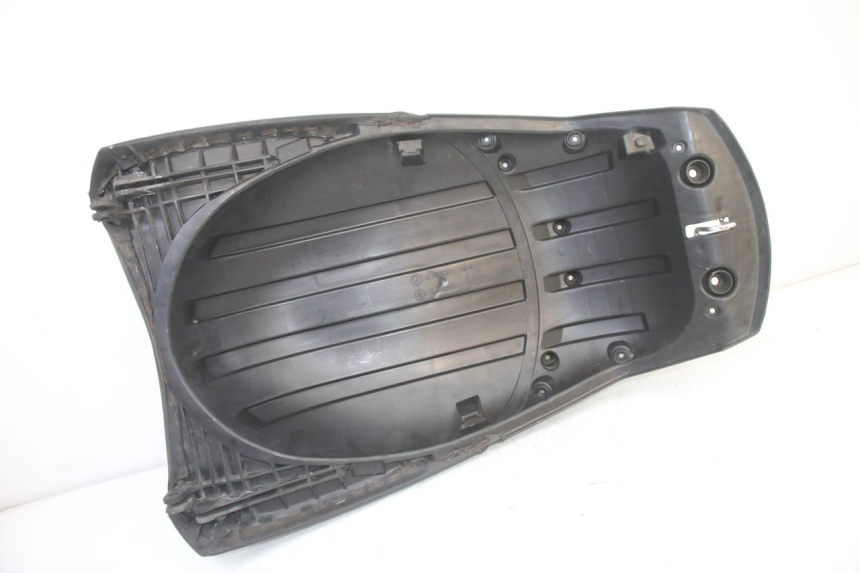 photo de REAR SEAT PEUGEOT SATELIS 250 (2006 - 2012) - Product overview