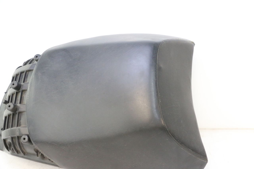 photo de REAR SEAT PEUGEOT SATELIS 125 (2006 - 2009) - Additional view of the item