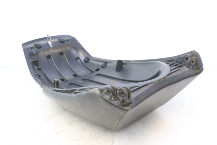 photo de REAR SEAT PEUGEOT SATELIS 125 (2006 - 2009) - Zoom on usage condition