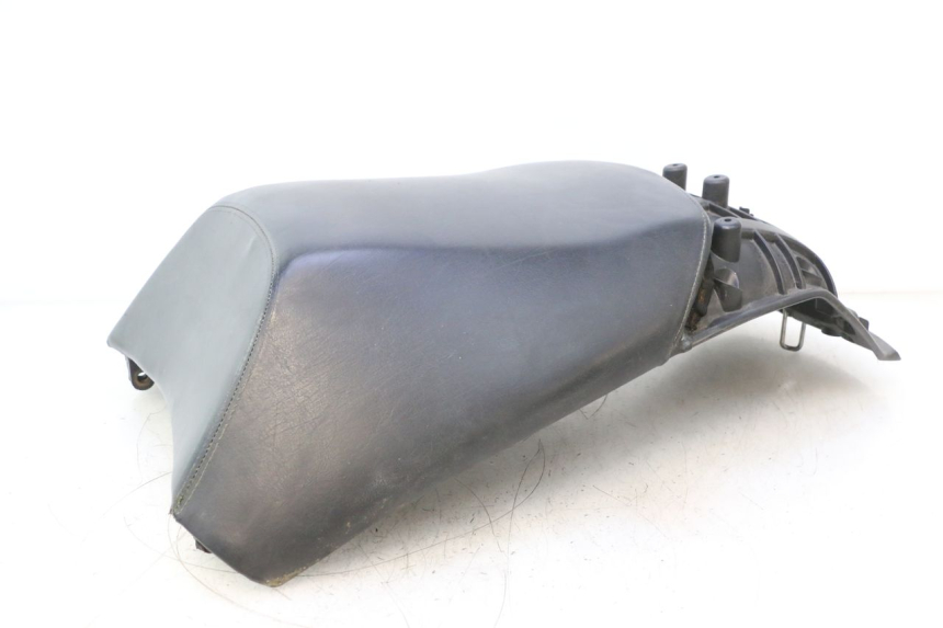 photo de REAR SEAT PEUGEOT SATELIS 125 (2006 - 2009) - Surface and material condition