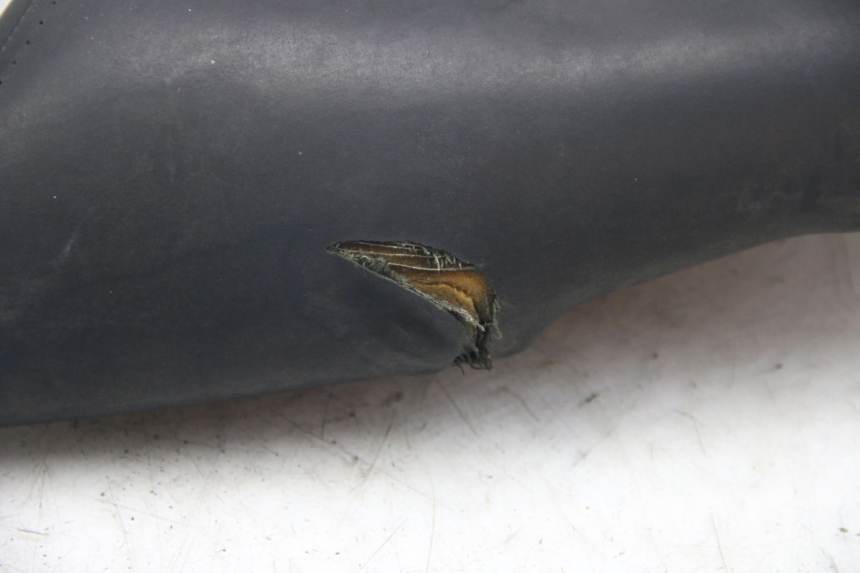 photo de REAR SEAT MBK SKYLINER 125 (1998 - 2001) - Fixing points details