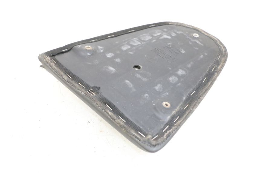 photo de REAR SEAT APRILIA SR CARB LC 2T 50 (2004 - 2012) - Zoom on usage condition