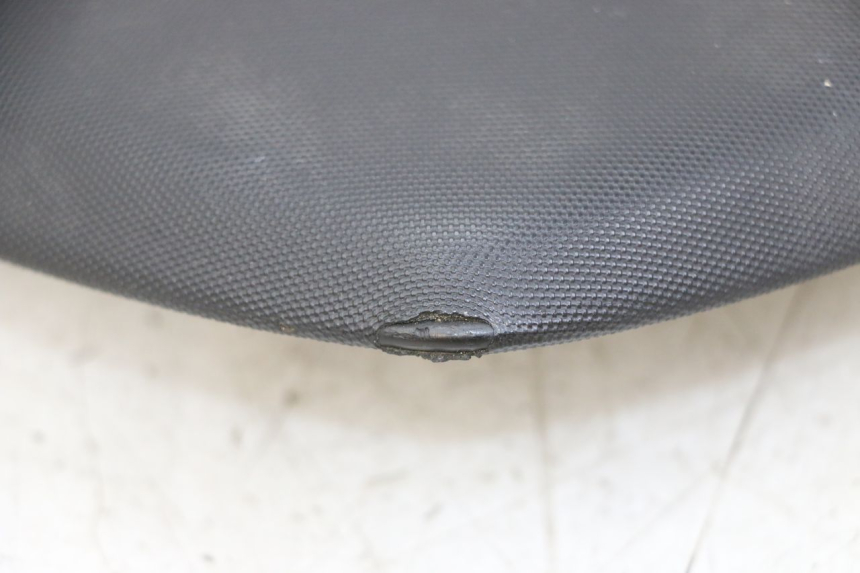 photo de REAR SEAT SUZUKI GSR 750 (2011 - 2017) - Fixing points details