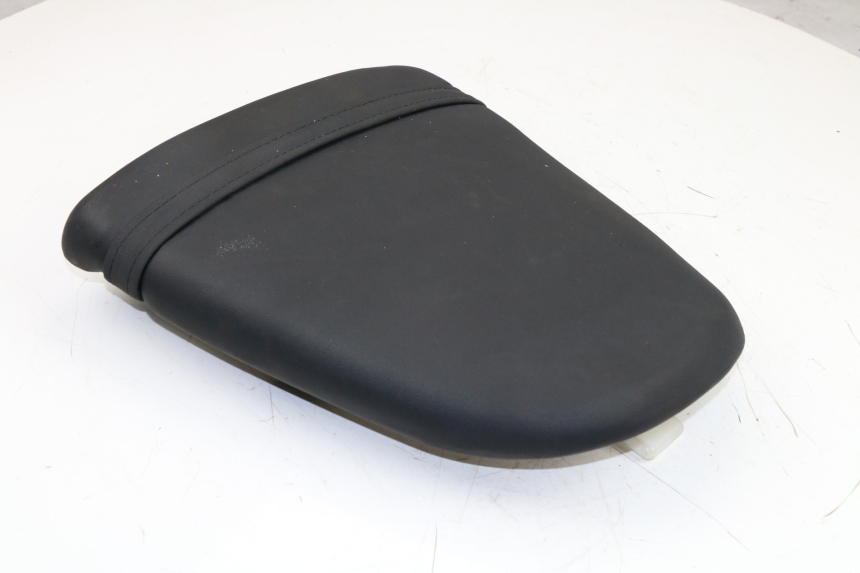 photo de REAR SEAT SUZUKI GSX R 750 (1996 - 2000) - Technical close-up