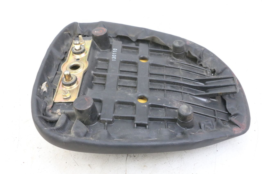 photo de REAR SEAT SUZUKI SV N 650 (1999 - 2002) - Technical close-up