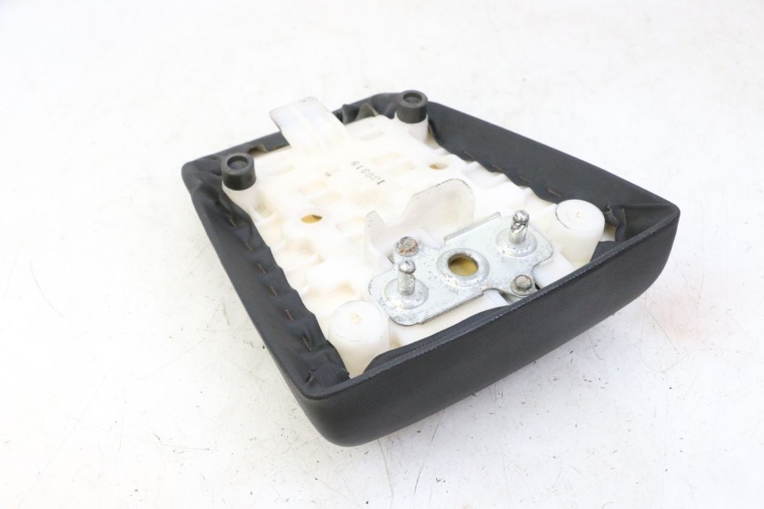 photo de REAR SEAT SUZUKI SV S 650 (2003 - 2009) - Component detail