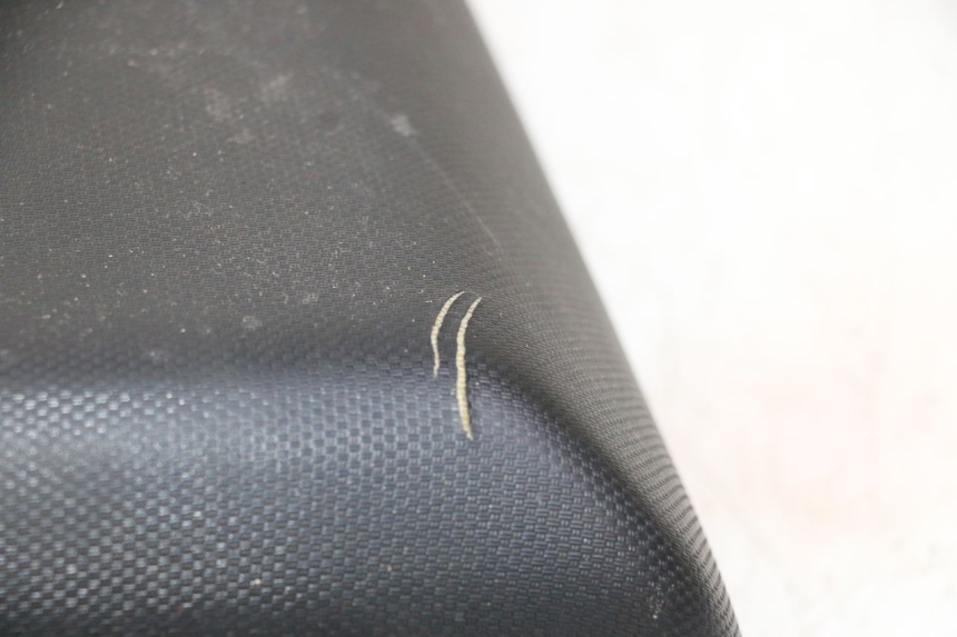 photo de REAR SEAT SUZUKI SV S 650 (2003 - 2009) - Technical close-up