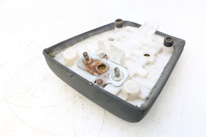 photo de REAR SEAT SUZUKI SV S 650 (2003 - 2009) - Zoom on usage condition