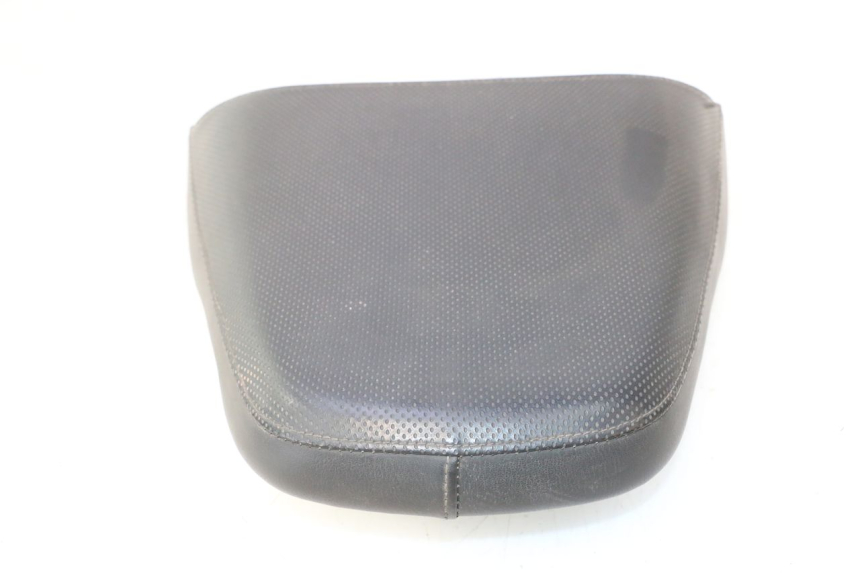 photo de REAR SEAT YAMAHA YP MAJESTY 125 (2007 - 2010) - Surface and material condition