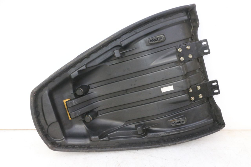 photo de FRONT SEAT QUADRO 4 4D 350 (2015 - 2018) - Surface and material condition