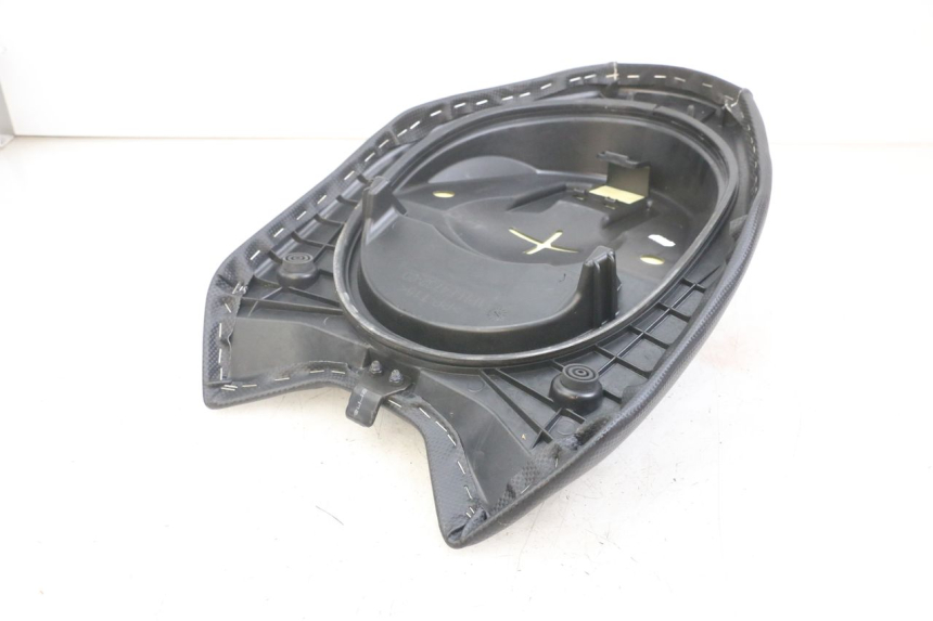 photo de FRONT SEAT YAMAHA AEROX 2T 50 (2013 - 2017) - Technical close-up