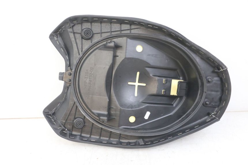 photo de FRONT SEAT YAMAHA AEROX 2T 50 (2013 - 2017) - Surface and material condition