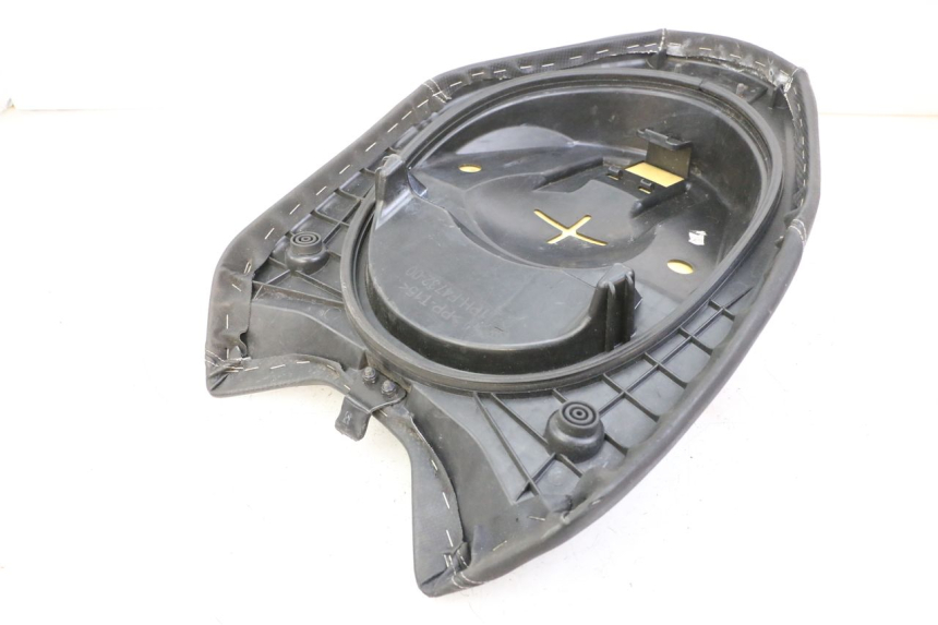 photo de FRONT SEAT YAMAHA AEROX NAKED 2T 50 (2013 - 2017) - Technical close-up