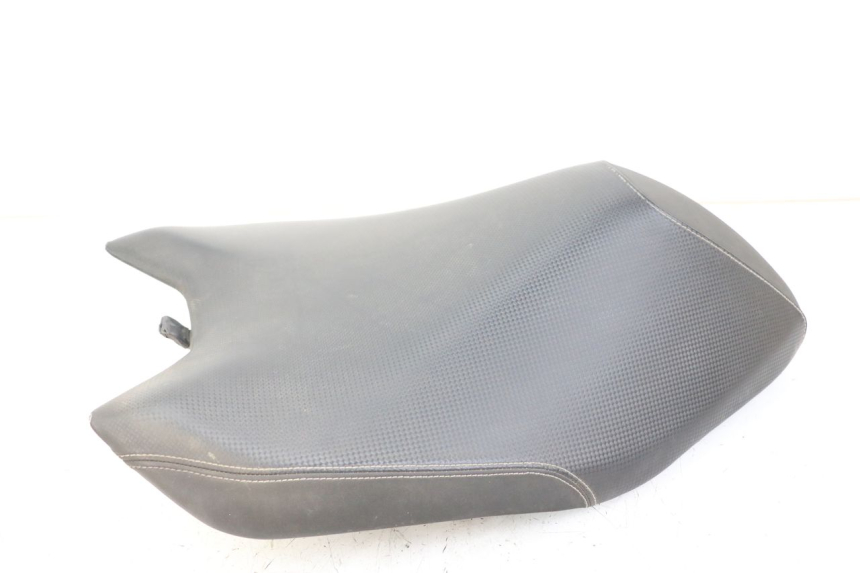 photo de FRONT SEAT YAMAHA AEROX NAKED 2T 50 (2013 - 2017) - Fixing points details