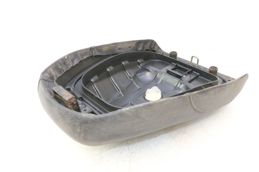 photo de FRONT SEAT KYMCO AGILITY 4T 50 (2005 - 2018) - Fixing points details