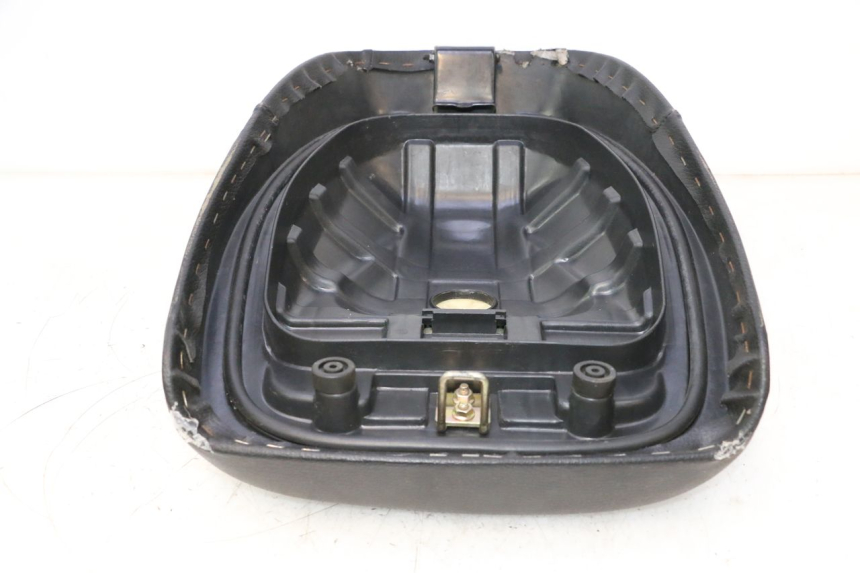 photo de FRONT SEAT KYMCO AGILITY PREMIUM 50 (2007 - 2010) - Component zoom
