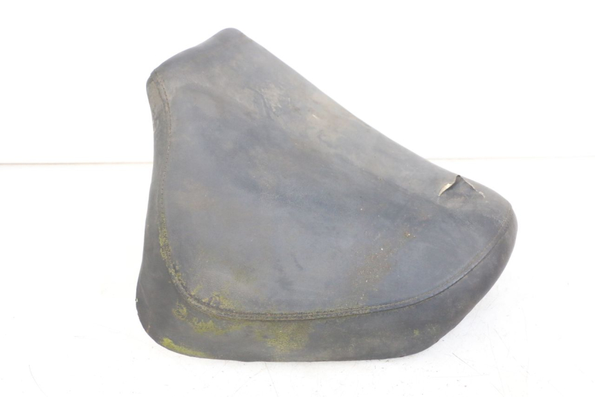 photo de FRONT SEAT HYOSUNG GV AQUILA 125 (2000 - 2009) - Surface and material condition