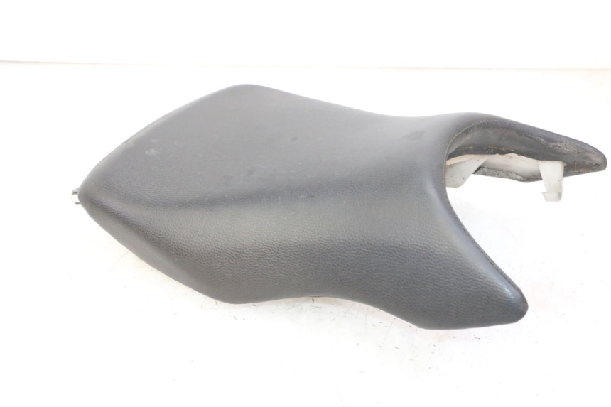 photo de FRONT SEAT HONDA CBF 125 (2009 - 2015) - Additional view of the item