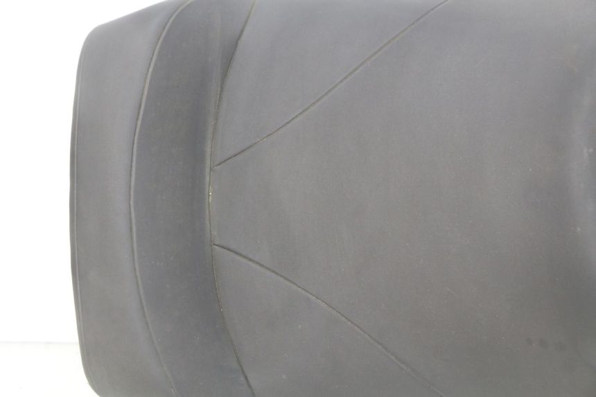 photo de FRONT SEAT YAMAHA FJR ABS 1300 (2016 - 2020) - Surface and material condition