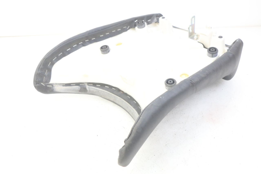 photo de FRONT SEAT YAMAHA FJR ABS 1300 (2006 - 2012) - Fixing points details