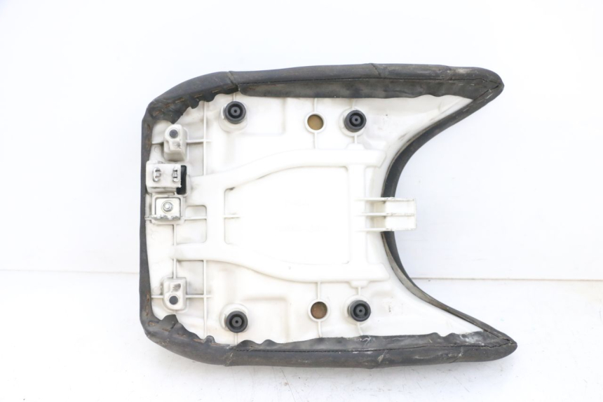 photo de FRONT SEAT YAMAHA FJR ABS 1300 (2006 - 2012) - Technical close-up