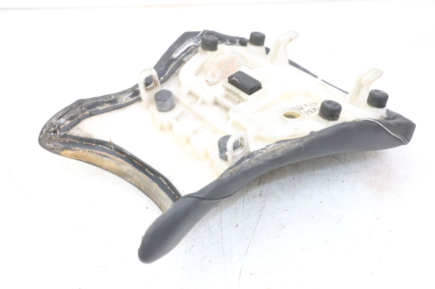 photo de FRONT SEAT SUZUKI GSR 750 (2011 - 2017) - Alternative perspective