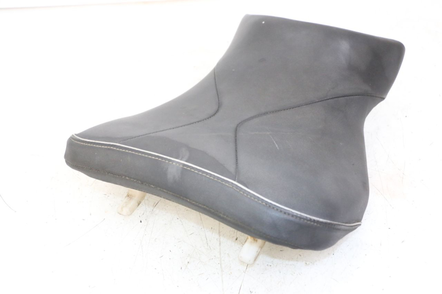 photo de FRONT SEAT SUZUKI GSR 750 (2011 - 2017) - Product overview