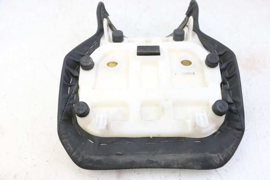 photo de FRONT SEAT SUZUKI GSR 750 (2011 - 2017) - Component detail