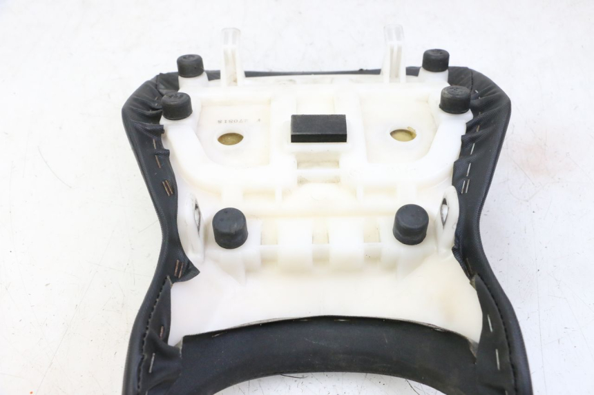 photo de FRONT SEAT SUZUKI GSR 750 (2011 - 2017) - Zoom on usage condition